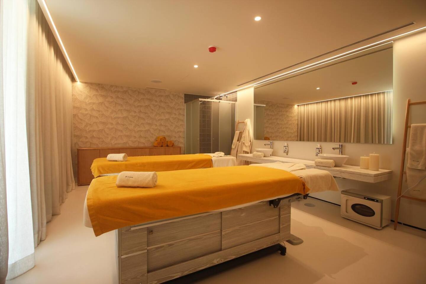 Bayline- Beachfront And Pool Armação de Pêra المظهر الخارجي الصورة
