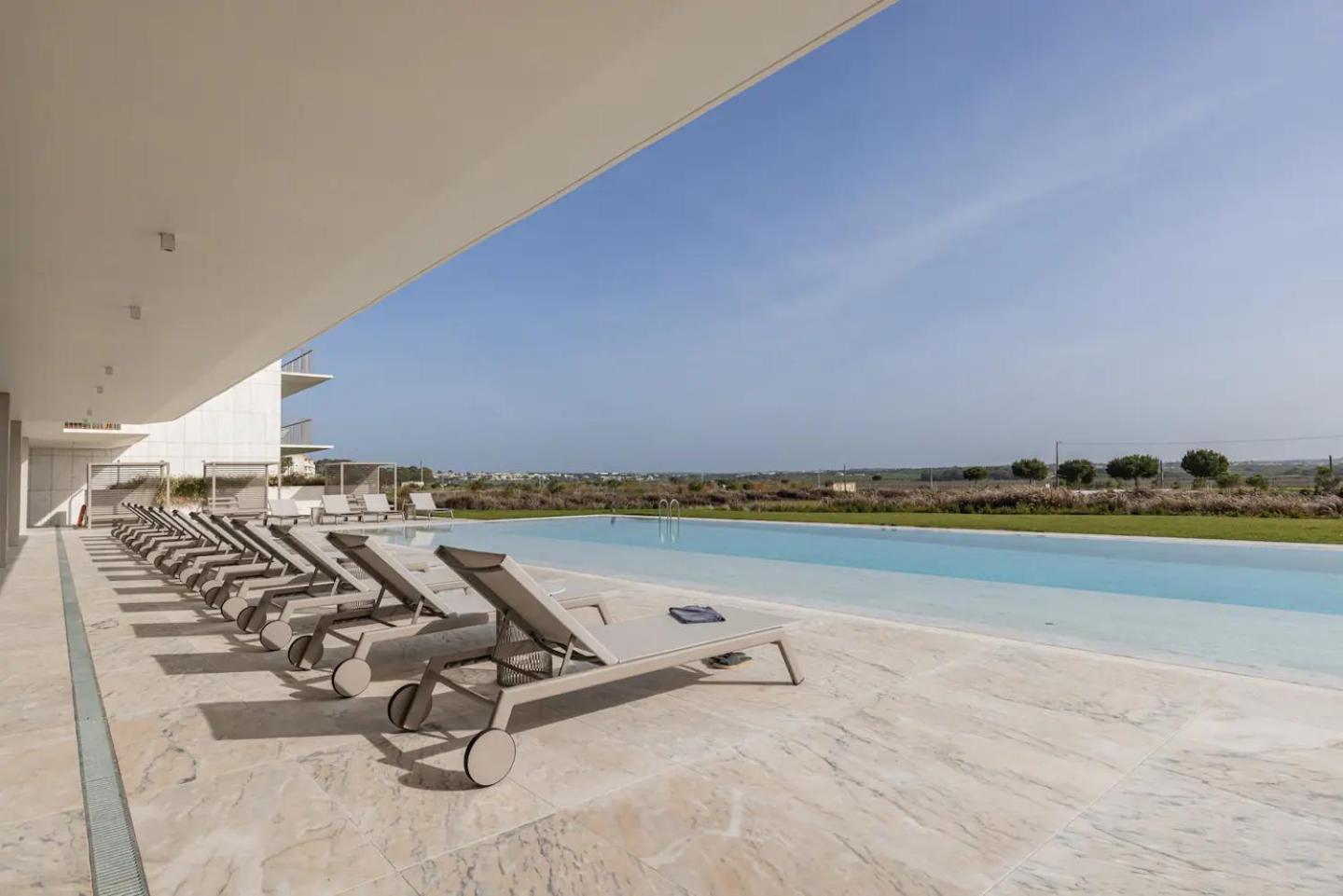 Bayline- Beachfront And Pool Armação de Pêra المظهر الخارجي الصورة