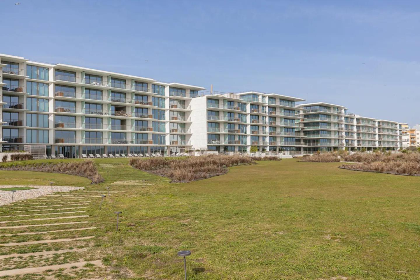 Bayline- Beachfront And Pool Armação de Pêra المظهر الخارجي الصورة